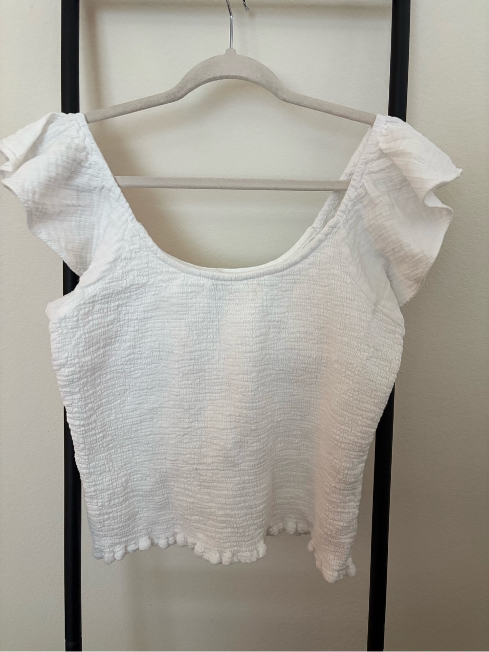 On 34th | White Ruffled Sleeve Scoop-Neck Women's Top